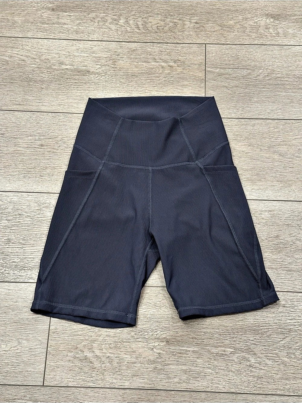 Wilo Bike Shorts in Blue Size Medium Like New